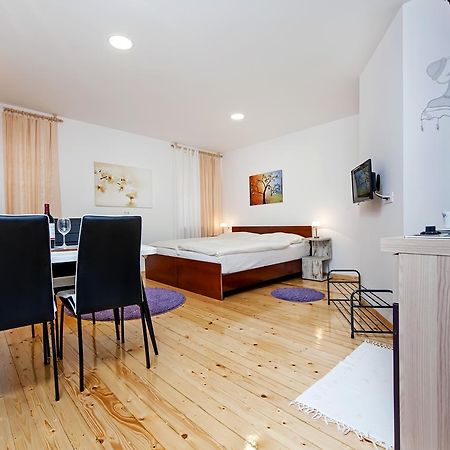 La Svalba Rooms & Studios Rovinj Extérieur photo