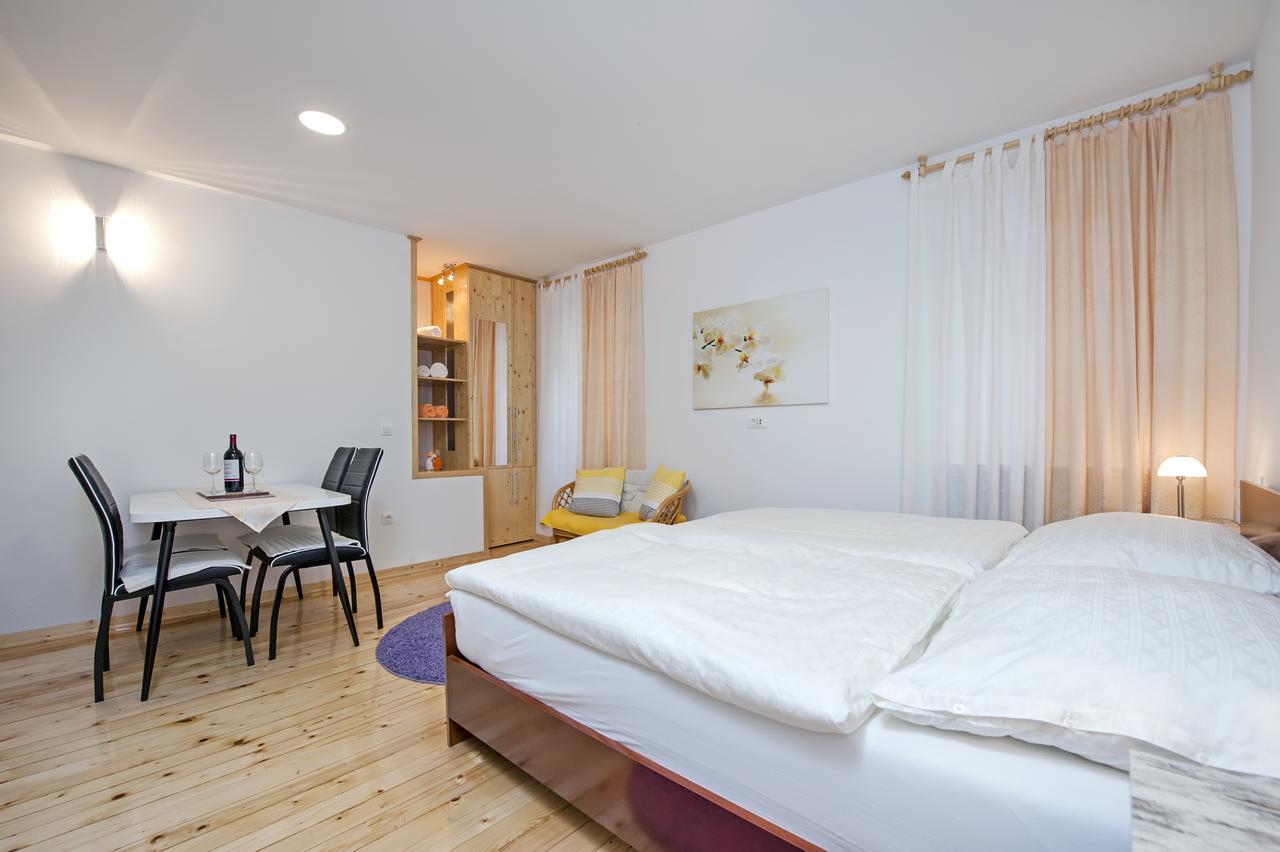La Svalba Rooms & Studios Rovinj Extérieur photo