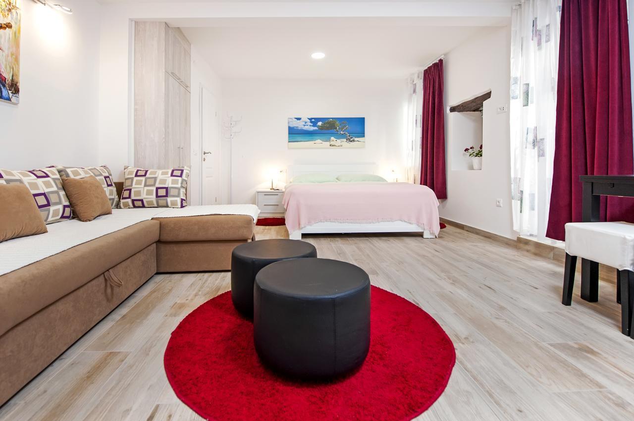 La Svalba Rooms & Studios Rovinj Extérieur photo