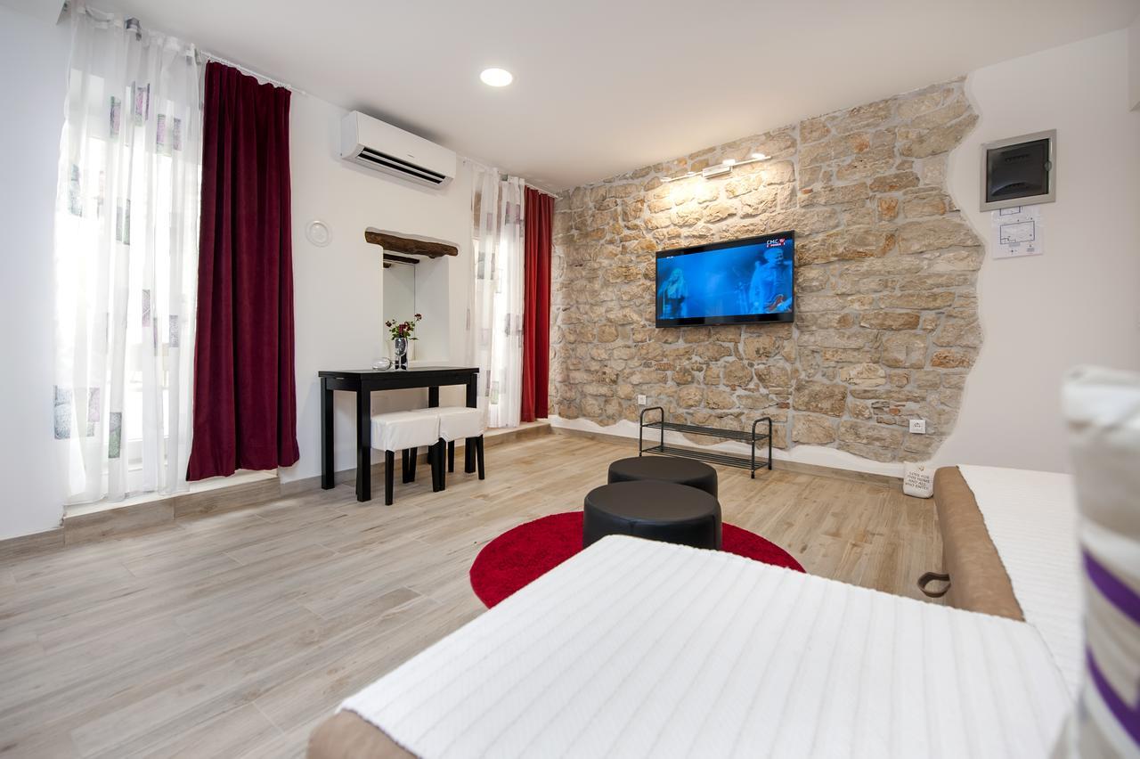 La Svalba Rooms & Studios Rovinj Extérieur photo
