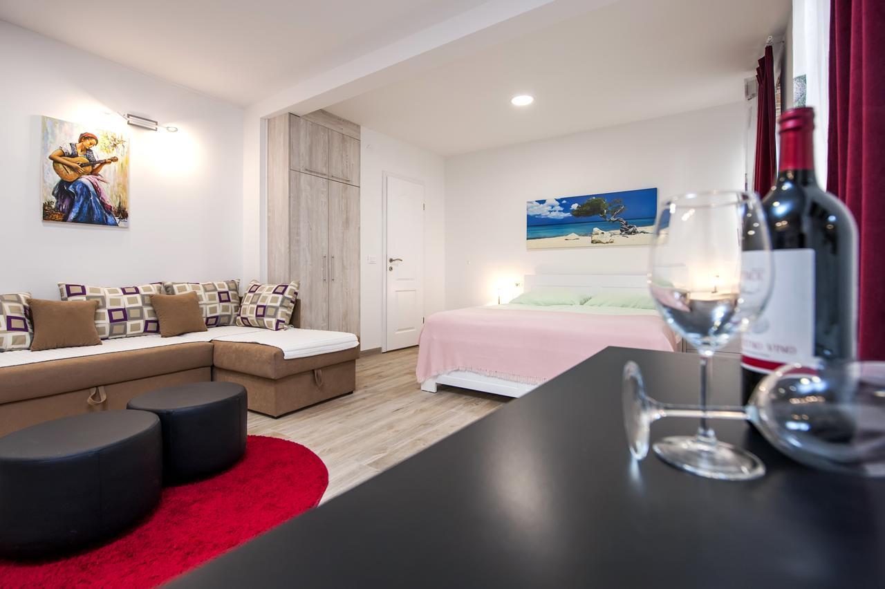 La Svalba Rooms & Studios Rovinj Extérieur photo