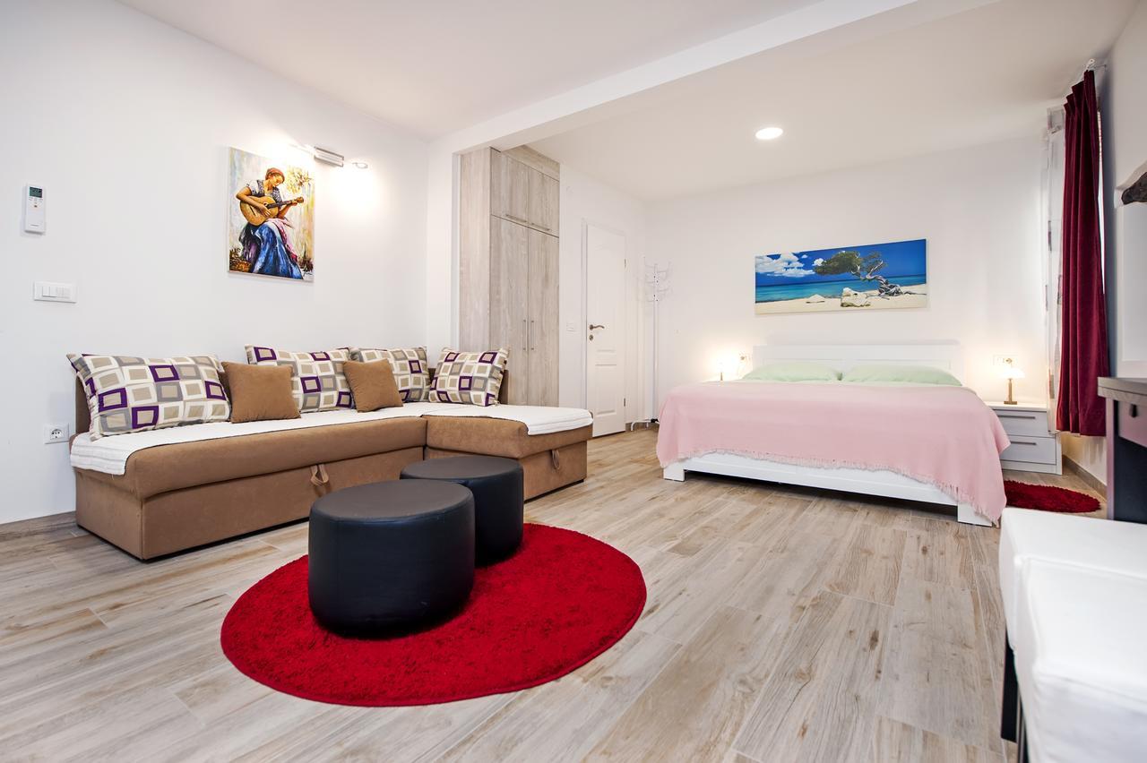 La Svalba Rooms & Studios Rovinj Extérieur photo