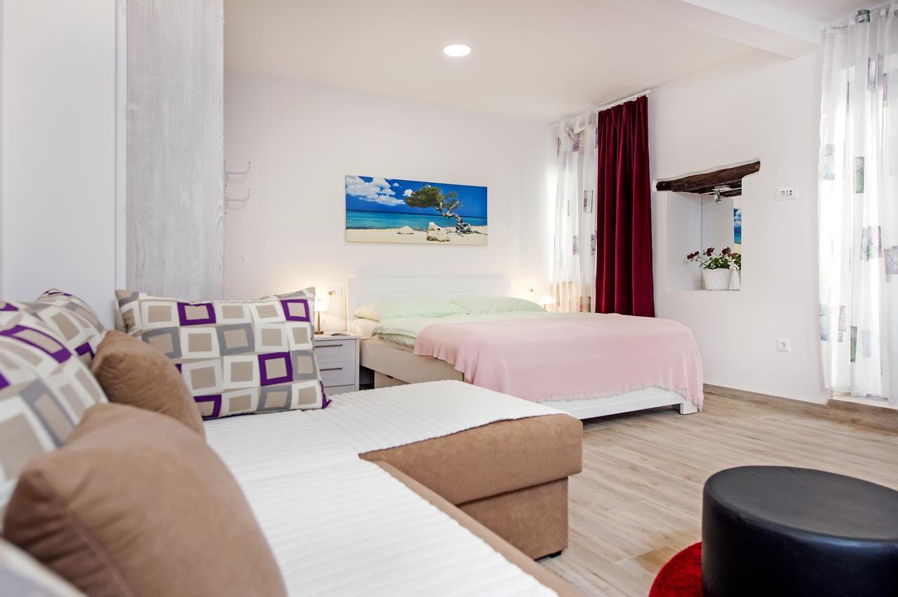 La Svalba Rooms & Studios Rovinj Extérieur photo
