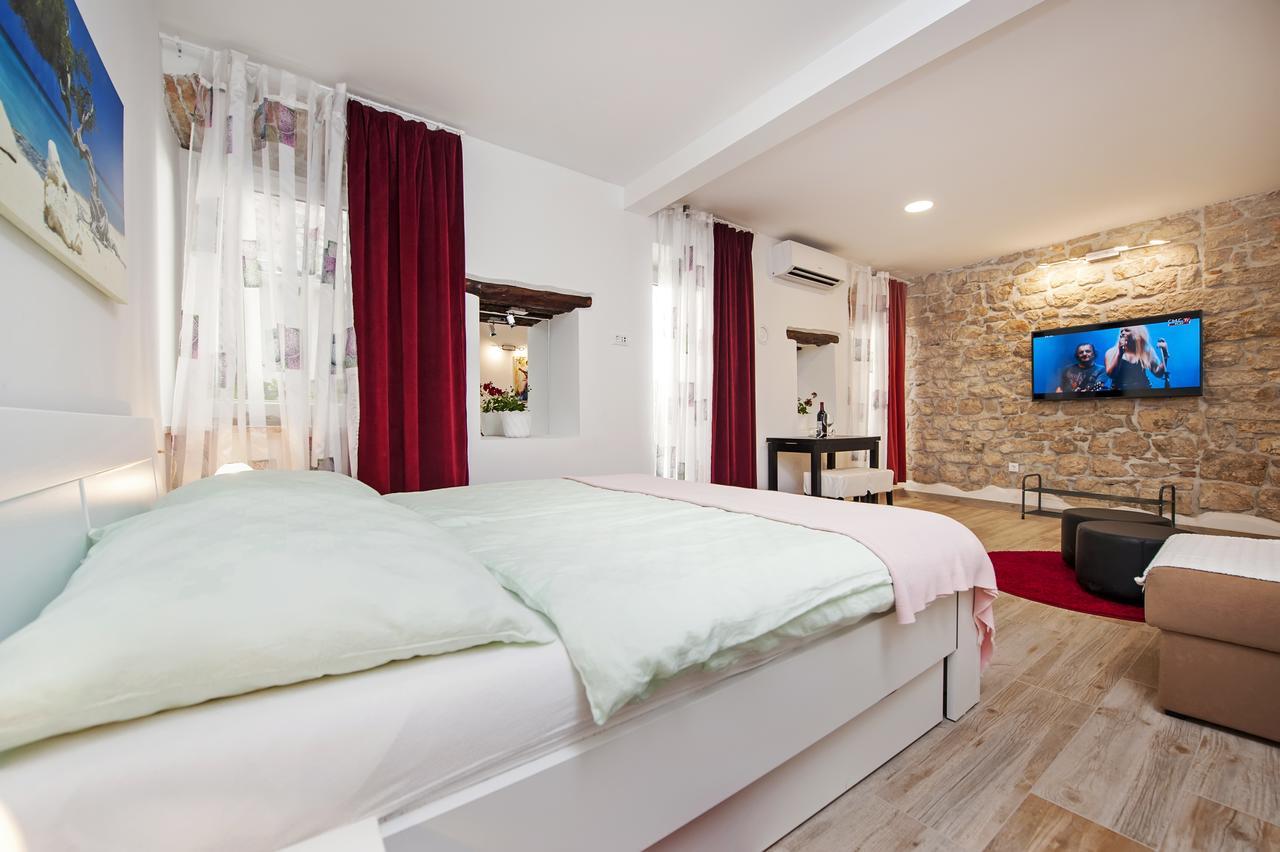 La Svalba Rooms & Studios Rovinj Extérieur photo