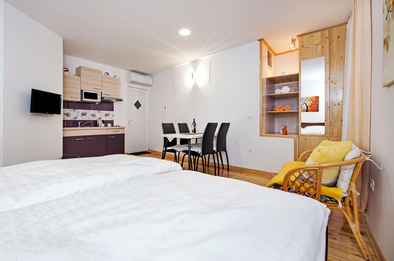 La Svalba Rooms & Studios Rovinj Extérieur photo