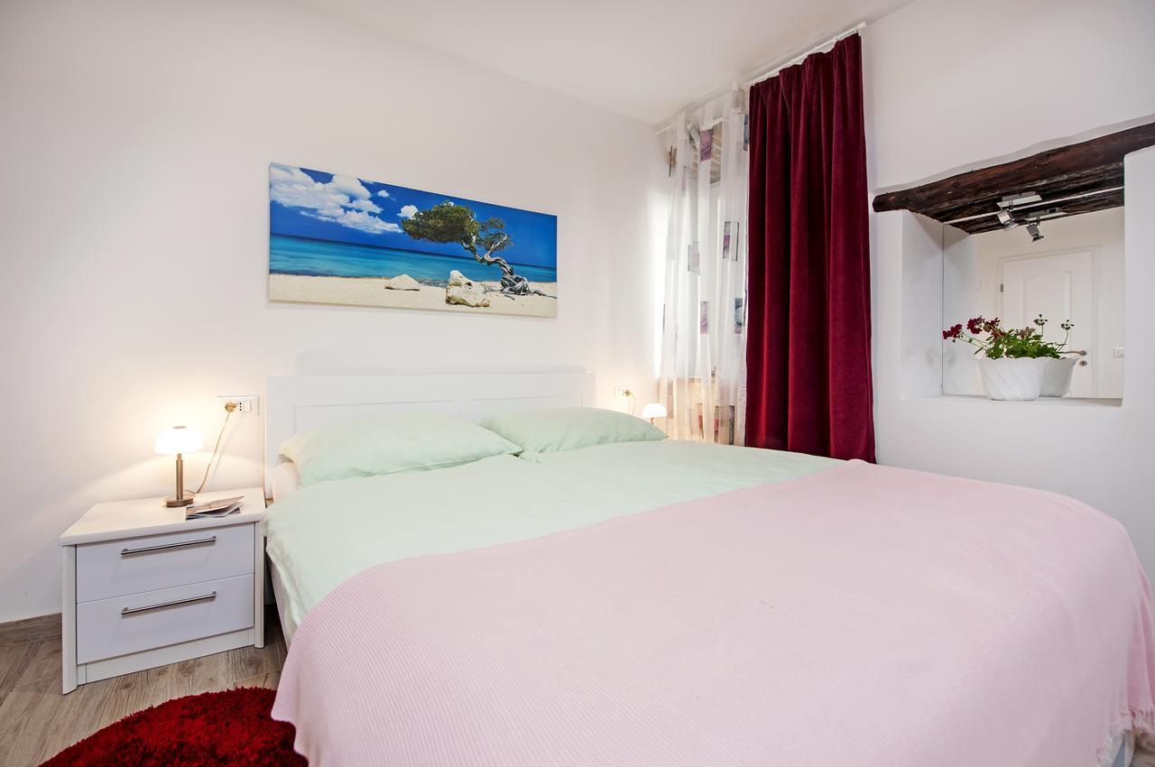 La Svalba Rooms & Studios Rovinj Extérieur photo