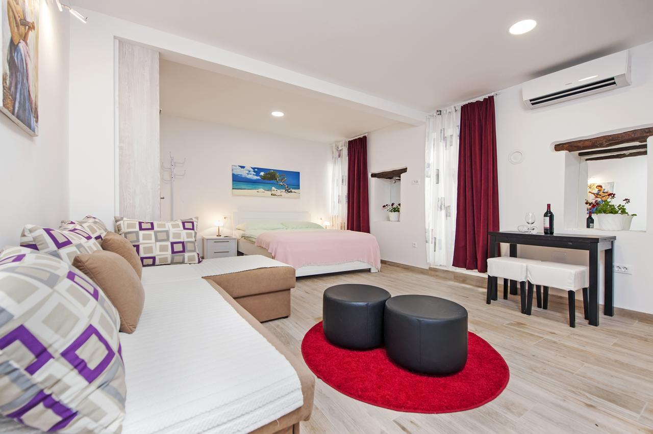 La Svalba Rooms & Studios Rovinj Extérieur photo