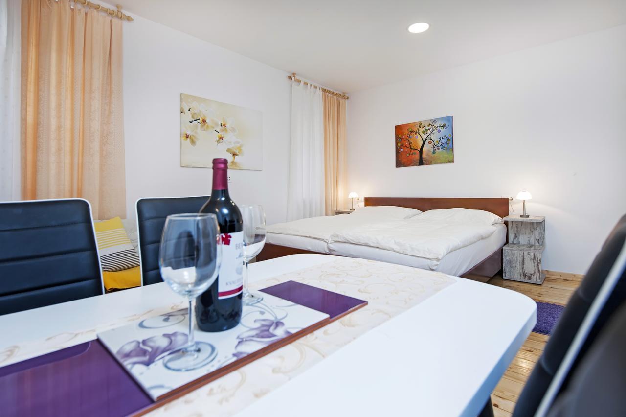 La Svalba Rooms & Studios Rovinj Extérieur photo