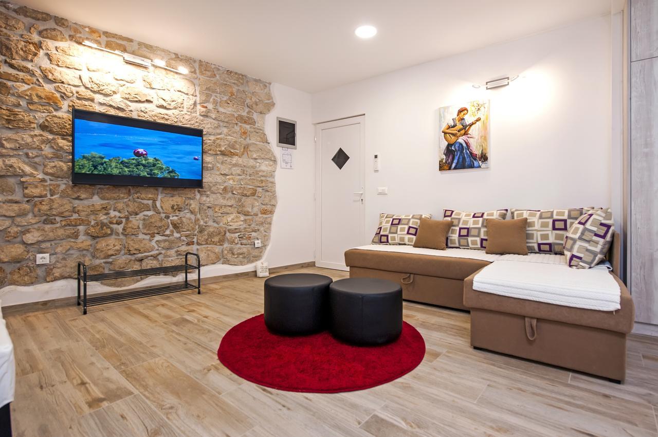 La Svalba Rooms & Studios Rovinj Extérieur photo